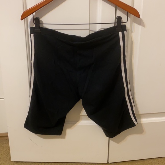 Black adidas biker shorts size medium - Picture 3 of 4